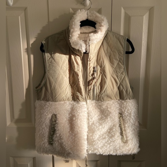 Abercrombie & Fitch Women Vest - Picture 4 of 7